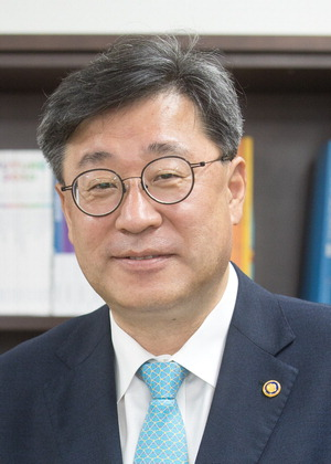 NIPA President Park Yun-kyu