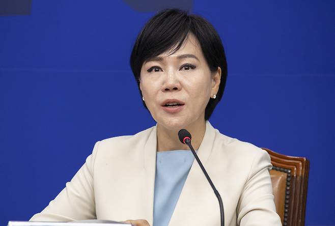 전현희 더불어민주당 최고위원이 1일 국회에서 열린 최고위원회의에서 발언하고 있다. [사진 출처 = 연합뉴스]