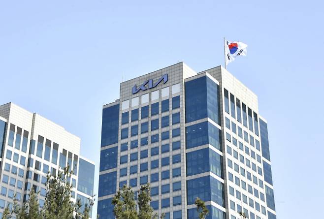 기아가 7월 국내외 시장에서 26만2705대의 판매 성적을 거뒀다. 사진은 서울 양재동 기아 사옥. /사진=기아