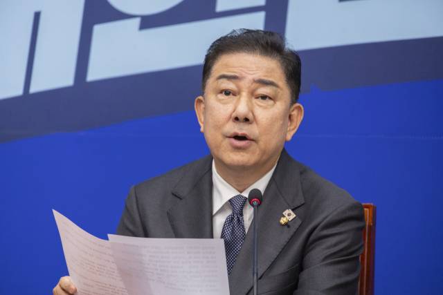 ▲더불어민주당 김병기 당 대표 권한대행 겸 원내대표가 1일 국회에서 열린 최고위원회의에서 발언하고 있다. ⓒ연합뉴스
