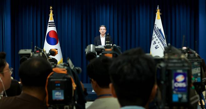 7월31일 김용범 대통령실 정책실장이 대통령실 청사에서 한미 관세 협상 타결 관련 브리핑을 하고 있다. ⓒ연합뉴스