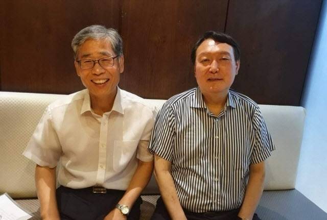 신평 변호사와 윤석열 전 대통령. (사진=연합뉴스)