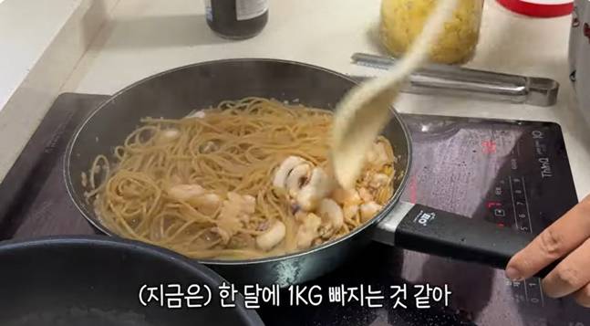 섬유질이 많은 통밀로 만든 파스타. [사진=유튜브 캡처]