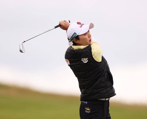 고진영, 전인지, 김효주, 최혜진, 윤이나, 유해란, 김세영, 김아림, 방신실, 양희영, 이소미, 임진희 프로, 이민지, 리디아 고, 넬리 코다 등이 출전한 2025년 미국여자프로골프(LPGA) 투어 메이저 골프대회 AIG여자오픈. 김효주 프로가 2라운드에서 경기하는 모습이다. 사진제공=Oisin Keniry/R&A/R&A via Getty Images