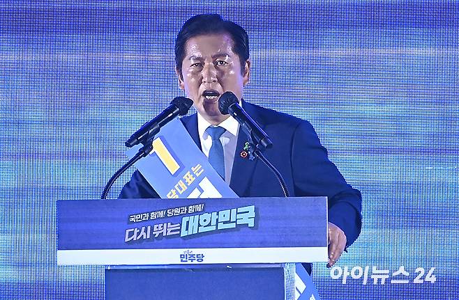 정청래 더불어민주당 당대표 후보가 2일 오후 경기 고양시 일산서구 킨텍스에서 열린 제2차 임시전국당원대회에서 정견발표를 하고 있다. [사진=곽영래 기자]