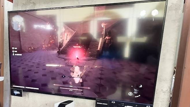 ▲ 붉게 빛나는 강공격은 패링할 수 없으며, 회피해야 한다