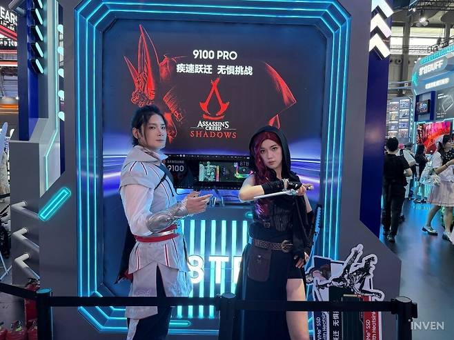 ▲ SSD 라인업으로 차조에 온 삼성 부스, 암살단도 SSD 구하러 여기에 온 걸지도