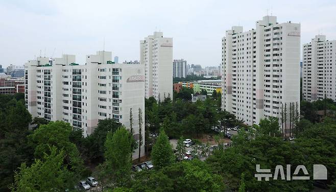 [서울=뉴시스] 김선웅 기자 = 23일 서울 양천구 목동아파트 6단지의 모습. 2025.05.23. mangusta@newsis.com