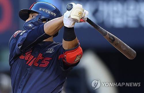 롯데 김민성 [연합뉴스 자료사진]