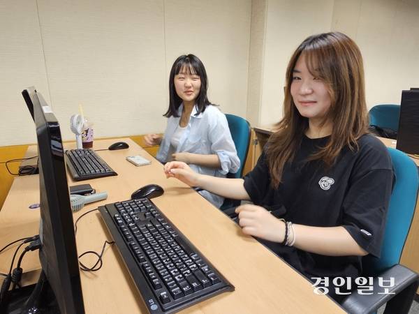 대학에서 광고홍보학을 공부하고 싶다는 남양주 도농고 3학년 김지민(18) 학생이 광고제작 실무 수업 시간에 참여하고 있다. 2025.7.31 남양주/이종우기자 ljw@kyeongin.com