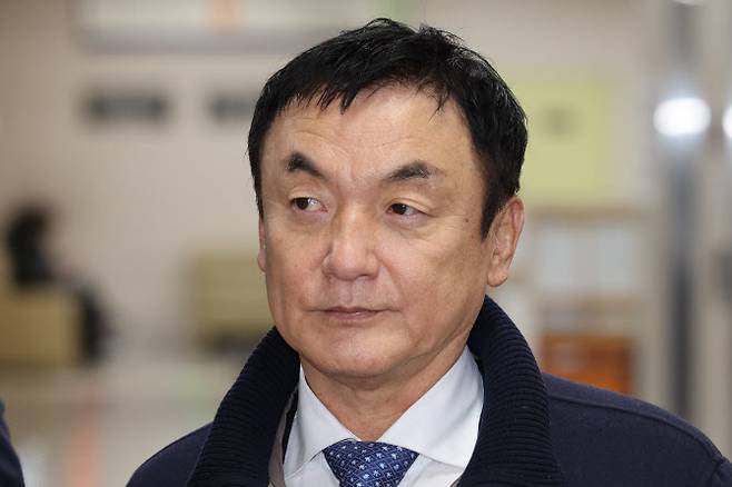 권오수 전 도이치모터스 회장이 지난해 1월 9일 오후 서울 서초구 서울고등법원에서 열린 ‘도이치모터스 주가조작’ 혐의 관련 항소심 공판에 출석하고 있다. (사진=뉴시스)