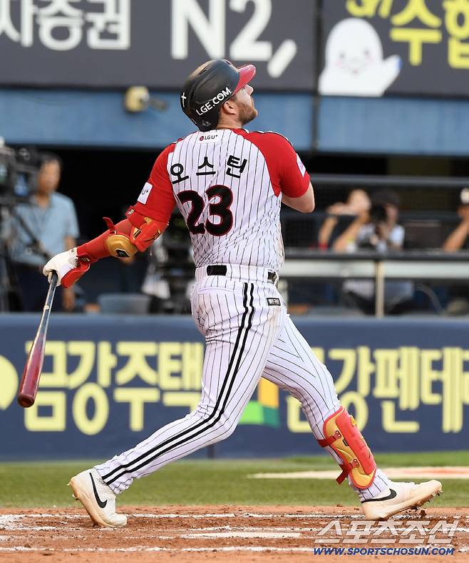 29일 잠실구장에서 열린 LG 트윈스와 KIA 타이거즈의 경기. 7회말 2사 만루 LG 오스틴이 좌익수 뜬공으로 물러나고 있다. 잠실=박재만 기자 pjm@sportschosun.com/2025.06.29/