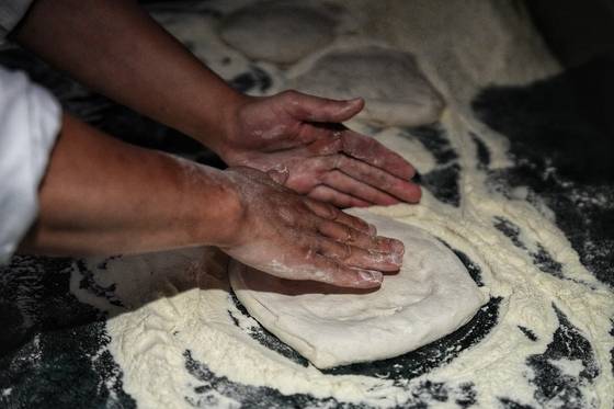 주토피아의 도우는 수분감이 높아 부드러우면서도 소화가 잘되는 것이 특징이다.사진 김성현