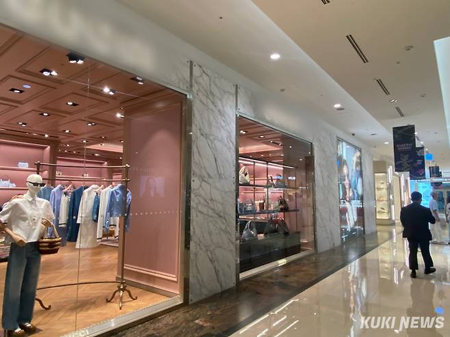 지난 1일 서울 소재 한&nbsp;백화점 내 명품 매장. 심하연 기자&nbsp;