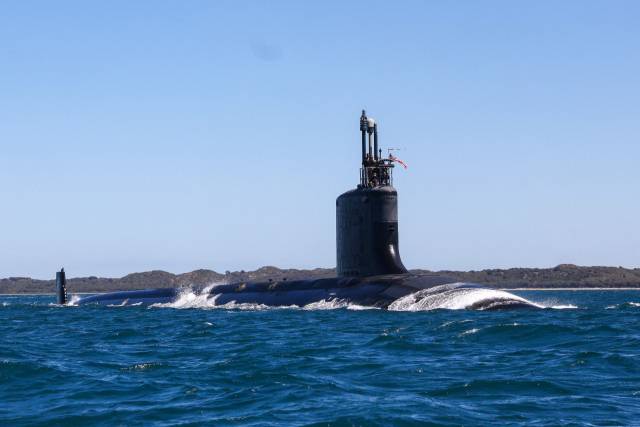 ▲지난 3월16일 미국 해군 버지니아급 핵추진 고속공격잠수함 USS 미네소타(SSN-783)가 호주 서부 해안을 항해하고 있다. ⓒAFP=연합뉴스