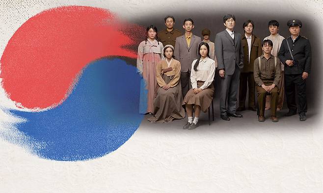 8월 공연가에 광복 80주년을 기리는 다양한 무대가 열린다. 창단 30주년을 앞둔 극단 백수광부는 일제강점기 조선인의 언어 상실과 정체성 혼란을 그린 연극 ‘국어의시간’을 공연한다. 애국과 매국, 교육과 억압, 언어와 정체성을 둘러싼 조선인의 복합적인 감정을 진지하면서도 유머러스하게 풀어낸다. 극단 백수광부 제공