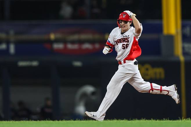 KIA 오선우는 데뷔 7년차인 올해 최고의 활약을 펼치고 있다. 그는 규정 타석 진입을 이룬 자신에게 뿌듯해하며 꾸준한 활약을 펼치리라 다짐했다. 사진제공｜KIA 타이거즈