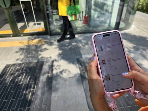 외국인 고객의 K뷰티 쇼핑리스트 [강애란 촬영]