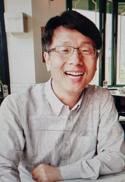 윤 학 변호사는 진정한 보수의 가치를 발전시키기 위해서 지킬만한 가차가 있는 자유, 생명 등을 지킬 아이디어와 헌신 그리고 노력이 필요하다고 본다.