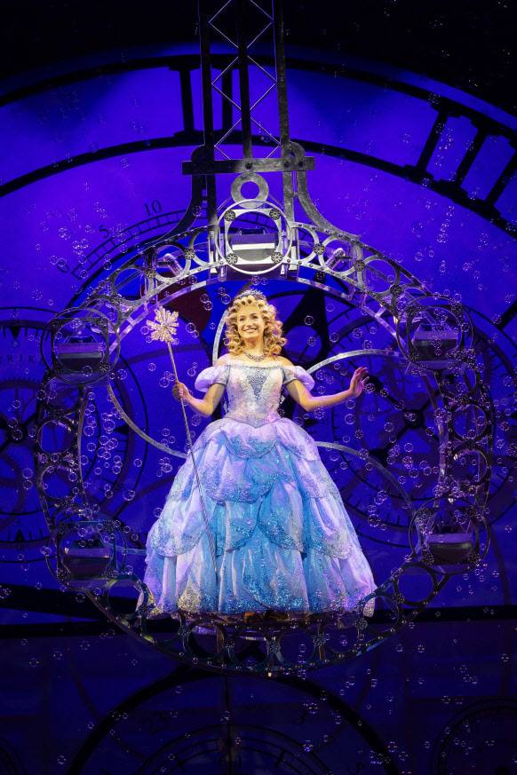 뮤지컬 ‘위키드’ 내한 공연의 한 장면(사진=클립서비스).