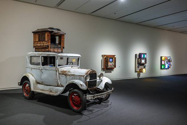 노루페인트가 복원작업에 협력한 백남준 특별전의 복원 자동차.(사진=노루페인트)