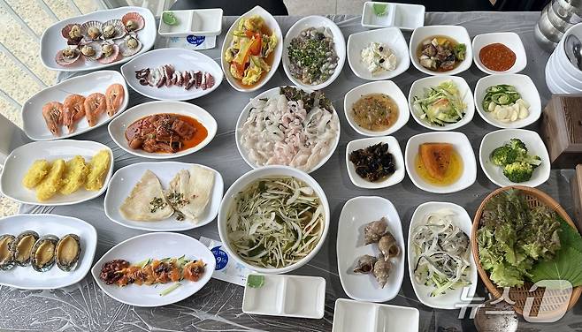 민박 집에 도차하자마자 내어준 첫 끼ⓒ News1 윤슬빈 기자