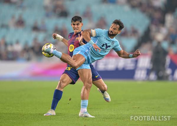 제라르 마르틴(왼쪽, FC바르셀로나), 세징야(오른쪽, 대구FC). 서형권 기자