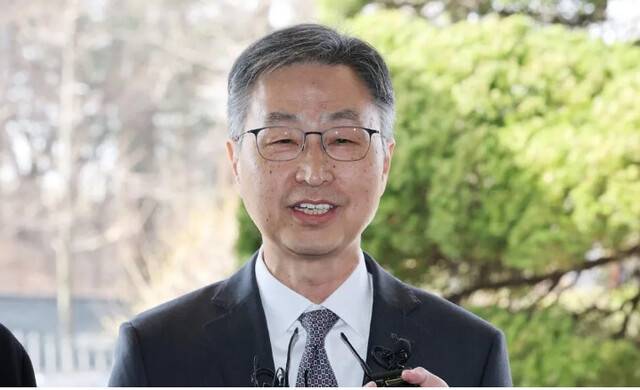 헌법재판소가 최재해 감사원장에 대한 국회의 탄핵소추를 기각한 지난 3월13일 최 감사원장이 서울 종로구 감사원으로 업무 복귀하며 소회를 밝히고 있다. 연합뉴스
