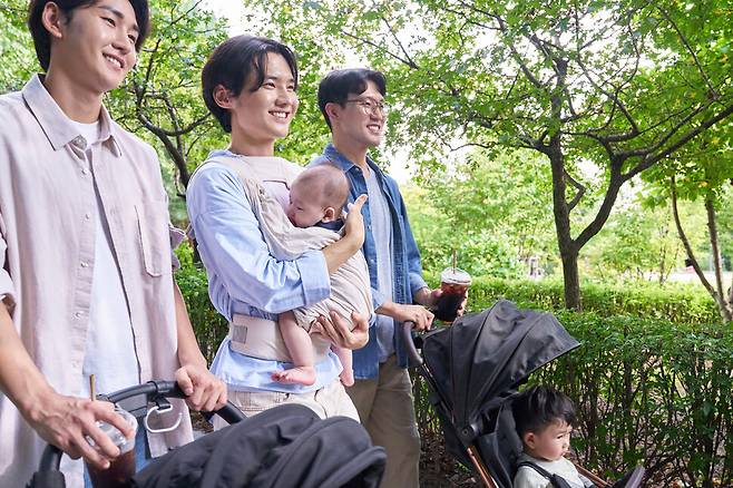 아빠 육아는 아이의 성장에 직접적이고 긍정적인 영향을 미칠 뿐 아니라 아빠 자신에게 행복과 성장의 기회를 제공한다. 게티이미지뱅크