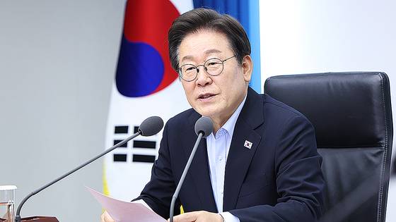 이재명 대통령이 지난달 31일 서울 용산 대통령실 청사에서 열린 6차 수석보좌관 회의에서 발언하고 있다. 대통령실사진기자단
