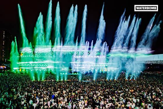 워터밤 서울 2025 현장 열기. 메이드온