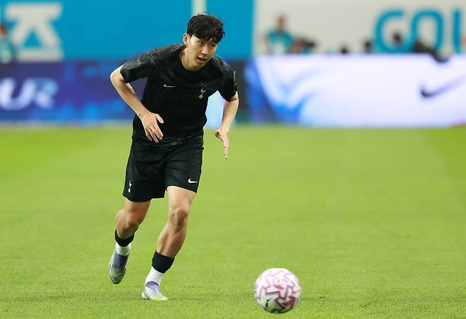 Son Heung-min trains ahead of a Coupang Play Series friendly between Tottenham Hotspur and Newcastle United at Seoul World Cup Stadium on Aug. 3. [YONHAP]