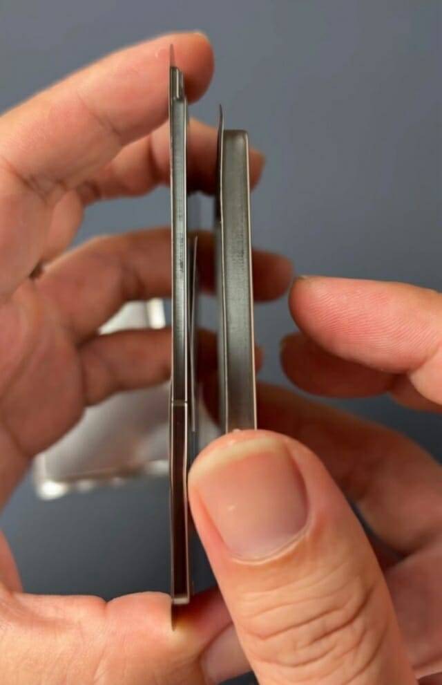 아이폰17 에어와 아이폰17 프로의 배터리 사진이 공개됐다. (사진=란즈크 네이버 블로그 @yeux1122)