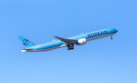 대한항공이 오는 9월부터 777-300ER 기종 11대를 순차적으로 개조해 '프리미엄석'을 추가한다. 사진 대한항공