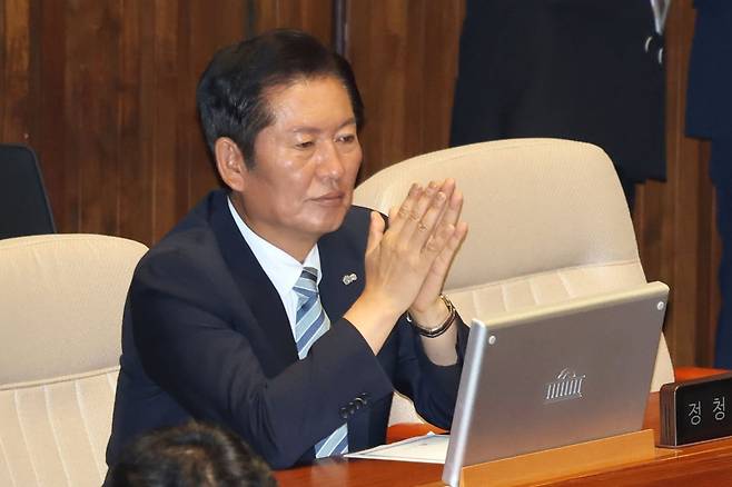 정청래 더불어민주당 대표가 4일 오후 서울 여의도 국회에서 열린 본회의에 참석해 있다. / 사진=뉴스1