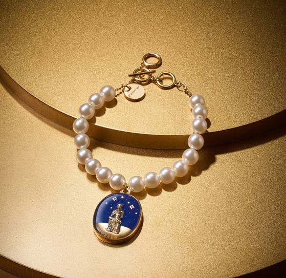 New Starbucks merchandise inspired by the National Museum of Korea's ″Room of Quiet Contemplation″ exhibition [STARBUCKS KOREA]