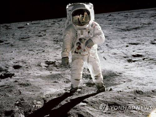 달 착륙 자료 사진 [사진출처=연합뉴스]