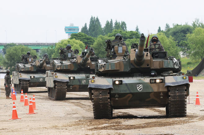 현대로템의 K2 전차가 기동하고 있다. [연합]