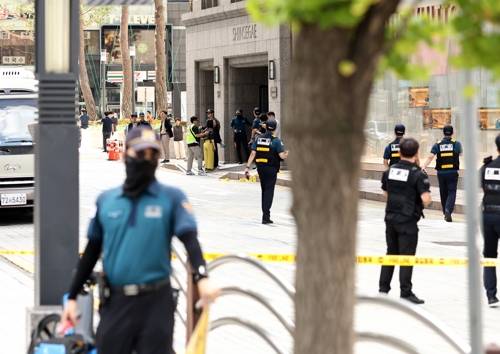 명동 신세계백화점에 폭파 협박글 [연합뉴스 자료사진]
