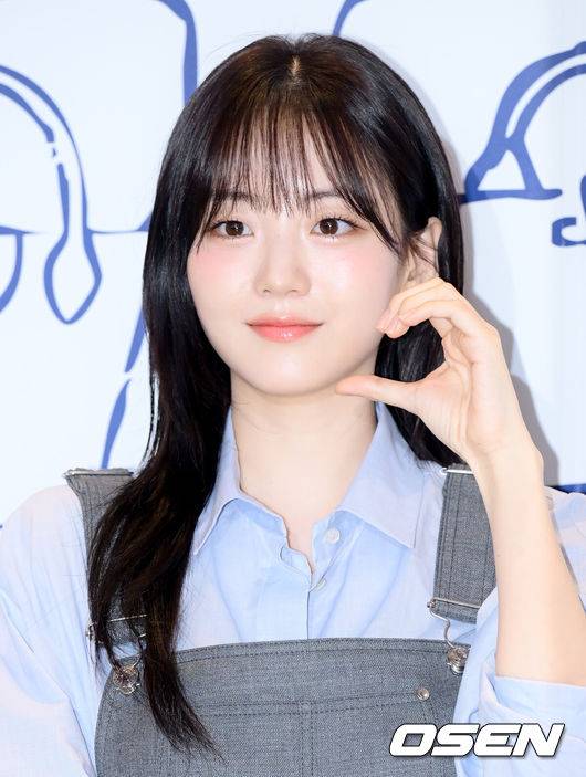 [OSEN=조은정 기자]4일 서울 서초구 신세계백화점 강남점에서 토즈 이탈리안 썸머 팝업 오프닝 행사가 열렸다.이날 행사에는 NCT 정우, 아이브 레이가 참석했다.배우 조이현이 포즈를 취하고 있다. 2025.06.04 /cej@osen.co.kr