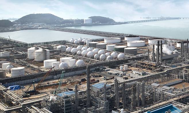 국내 최초 수소화 식물성 오일(HVO) 공장 건설현장 모습.LG화학 제공