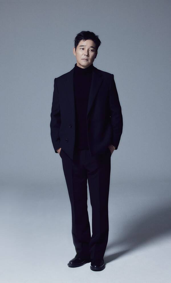 ▲ 7일 이별 발라드 '보고싶지 않은 니가 보고싶다'를 발표하는 임창정. 제공|제이지스타