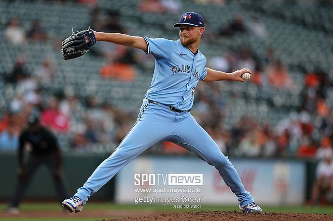▲ 스프링캠프에서 생존 경쟁을 벌였던 에릭 라우어가 메이저리그에서 선발 로테이션 한 자리를 꿰찼다.