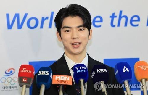 IOC 선수위원 국내 후보로 인터뷰하는 차준환  [연합뉴스 자료 사진]