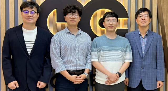 로봇시트를 개발한 연구진. 왼쪽부터 KAIST 기계공학과 박인규 교수, 경북대 기계공학과 정용록 교수, KAIST 기계공학과 박현규 박사와 김정 교수(학과장)다.(사진=KAIST)