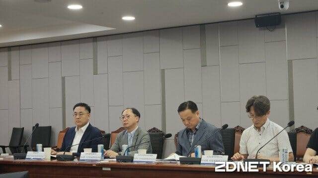 (왼쪽부터) 행안부 배일권 국장, 과기정통부 정재훈 과장, NIA 정부만 본부장, SPRi 박태형 실장 (사진=한정호 기자)