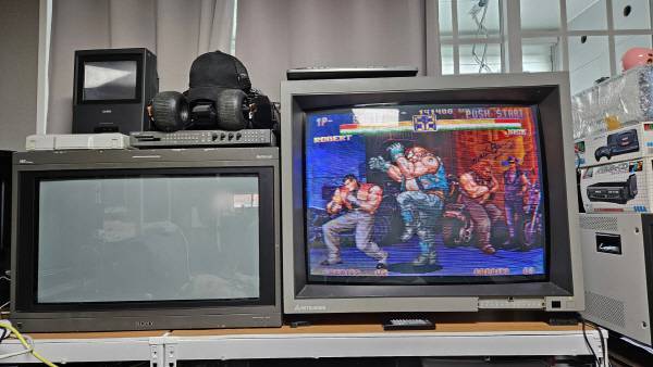 100kg 넘는 모니터를 올리게 된 랙에게 묵념을...