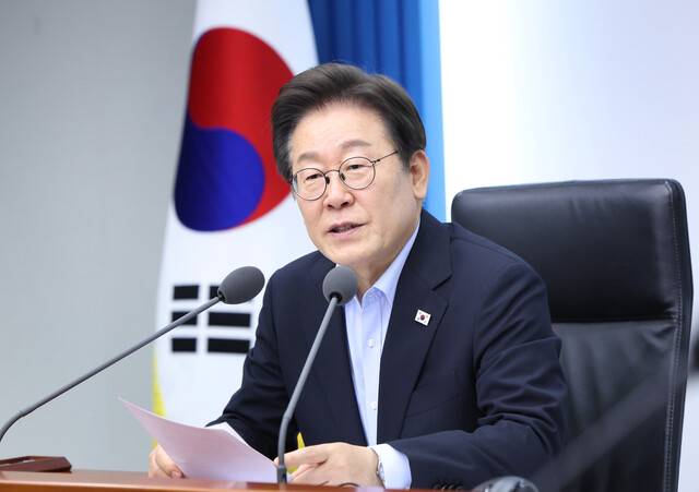 이재명 대통령이 지난달 31일 서울 용산 대통령실 청사에서 열린 6차 수석·보좌관 회의에서 발언하고 있다. 대통령실사진기자단