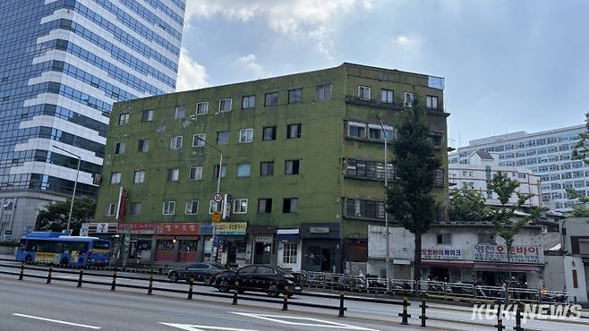 서울 서대문구 충정아파트 외관. 이유림 기자
