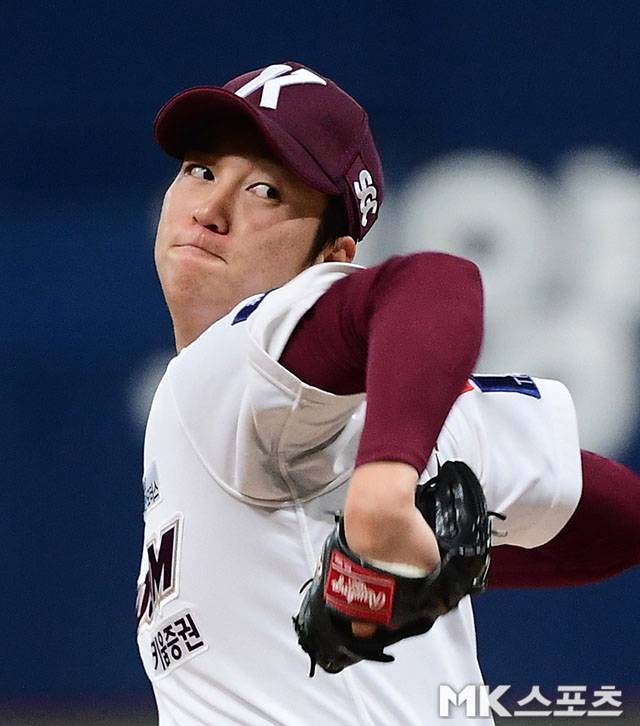 안우진은 피할 수 있는 부상을 입어 1년을 더 허비하게 됐다. 그 부상을 입힌 것은 놀랍게도 구단 코치진이다. 사진= MK스포츠 DB